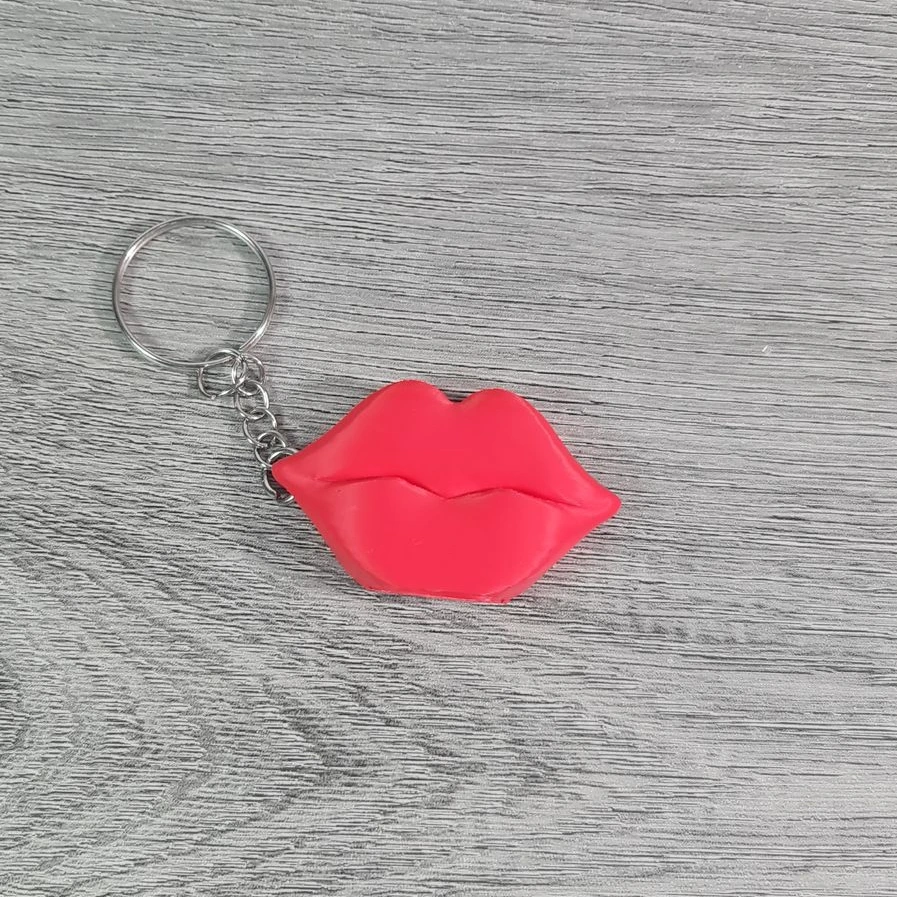 [1028] 💋 El Beso que Abre tu Lata